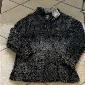 Fuzzy pullover size L like new!